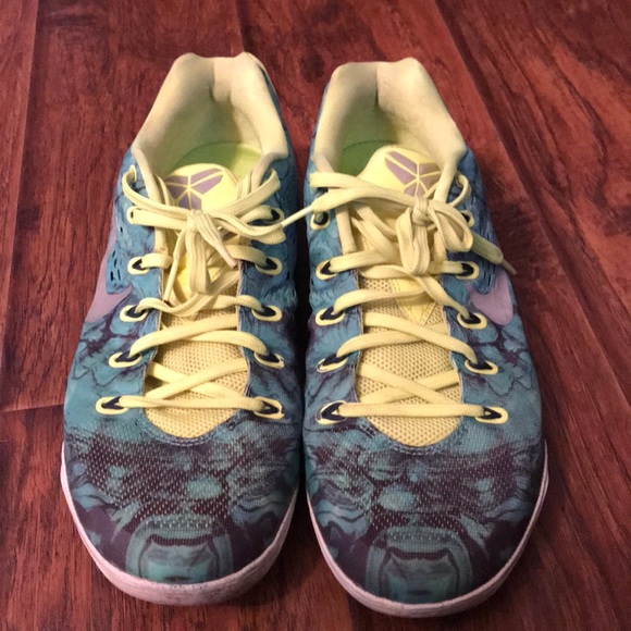 kobe bryant training shoes